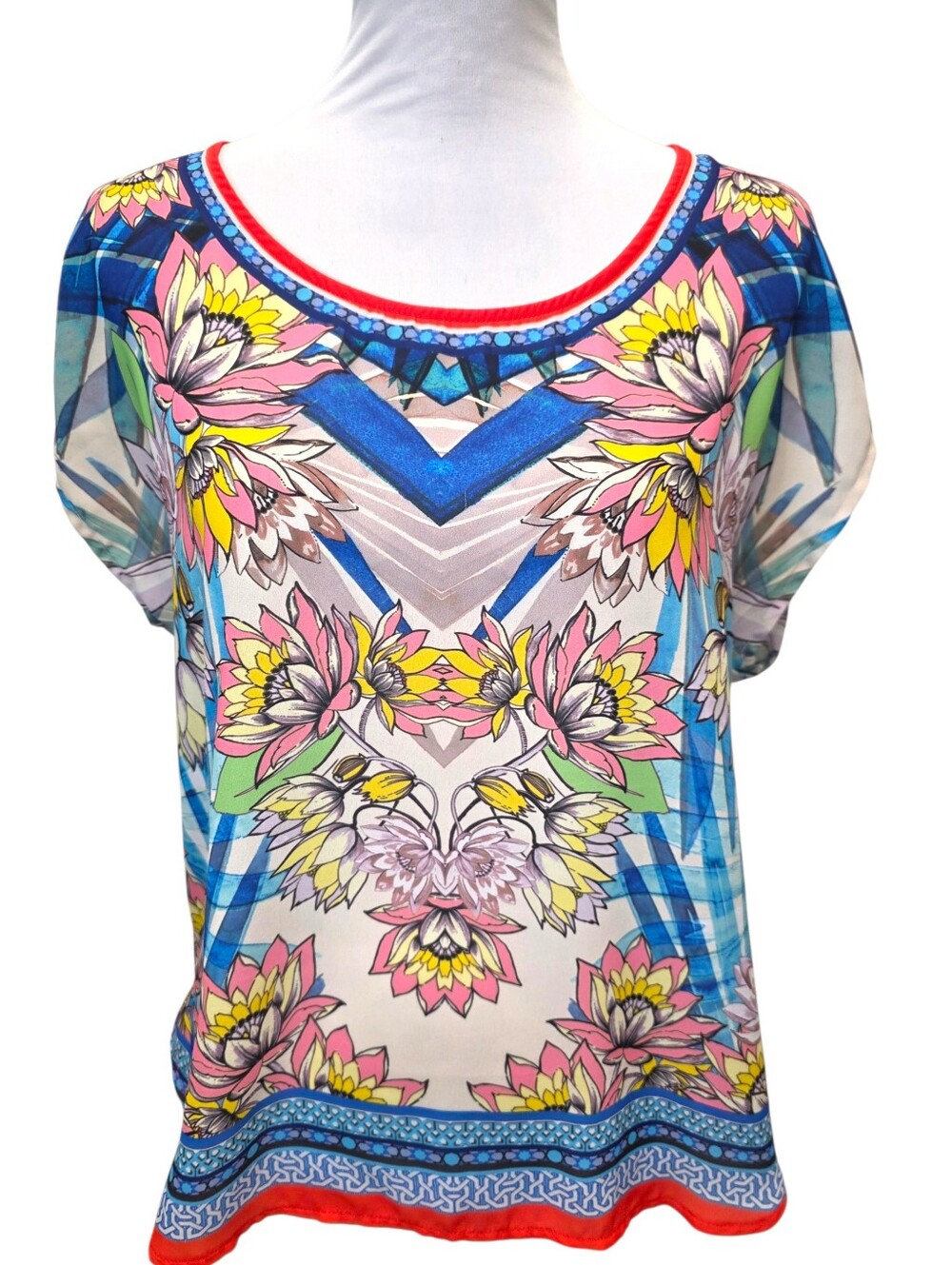 Peach Puff Floral Geometric Scoop Neck Women's Top Size Medium
